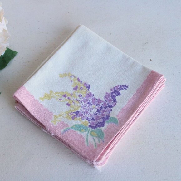 Vintage 1960s 1970s Napkins Set of Five, Floral Print on White and Pink Linen - Picture 2 of 10
